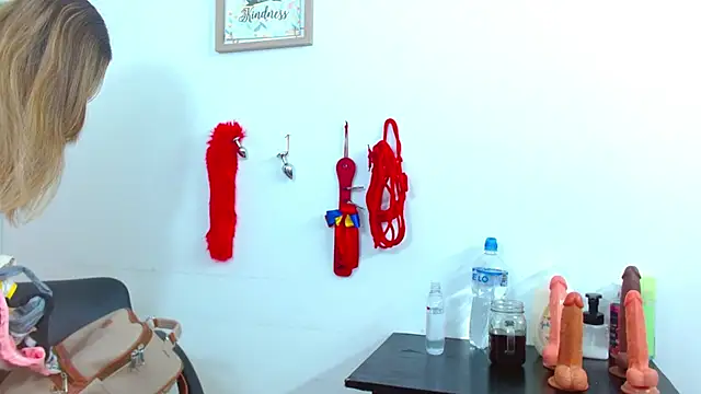 Snapshot of JessicaRabbit04 chatting on 01-10-25, 04:54 JessicaRabbit04 online show from 01-10-25, 04:54