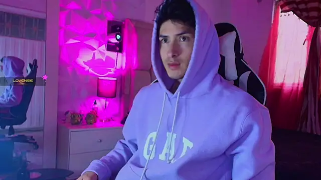 santyago taylor online show from 12-31-24, 09:17