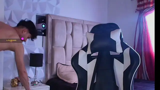 santyago taylor online show from 01-11-25, 02:15