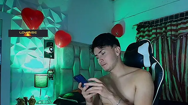 santyago taylor online show from 02-26-25, 10:09