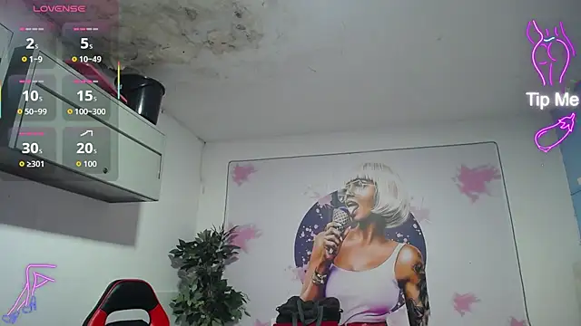 Snapshot of cristal_horny19 chatting on 06-26-26, 12:04 cristal horny19 online show from 06-26-26, 12:04