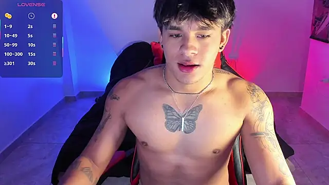 Snapshot of LuciferM_Star chatting on 11-21-25, 01:37 LuciferM Star online show from 11-21-25, 01:37