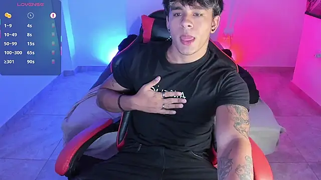 Snapshot of LuciferM_Star chatting on 11-28-25, 03:20 LuciferM Star online show from 11-28-25, 03:20