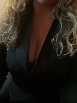 JenniLowen online show from 02-01-25, 04:22