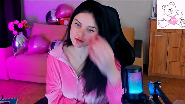 Snapshot of Lora_Cain chatting on 02-22-25, 01:57 Lora Cain online show from 02-22-25, 01:57