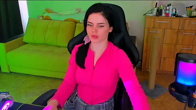 Snapshot of Lora_Cain chatting on 03-10-25, 08:26 Lora Cain online show from 03-10-25, 08:26