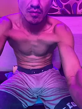 Snapshot of thesummerboy chatting on 12-11-24, 08:18 thesummerboy online show from 12-11-24, 08:18