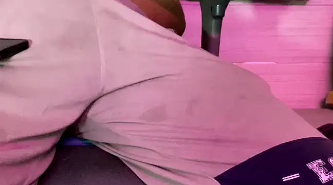 Snapshot of thesummerboy chatting on 02-19-25, 01:50 thesummerboy online show from 02-19-25, 01:50