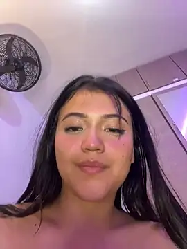 Snapshot of alisson_carolina73 chatting on 02-08-25, 06:33 alisson carolina73 online show from 02-08-25, 06:33