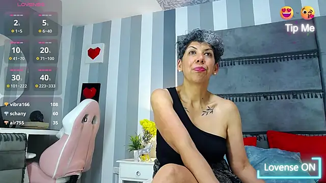 Julianewell online show from 03-12-25, 03:51