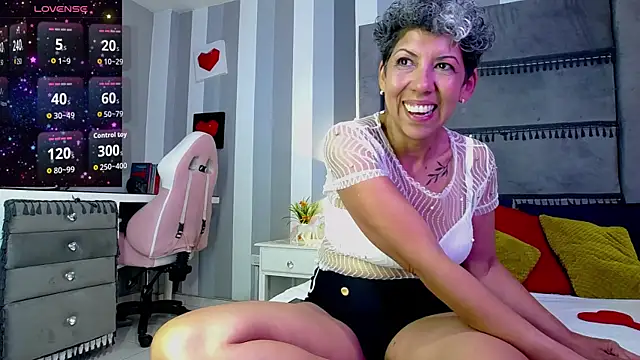 Julianewell online show from 07-04-26, 12:22