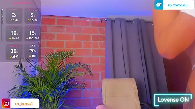 Snapshot of big_ass_show chatting on 03-08-25, 06:10 big ass show online show from 03-08-25, 06:10