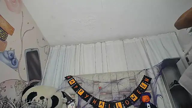 KOURTNEY-- online show from 10-11-25, 01:49