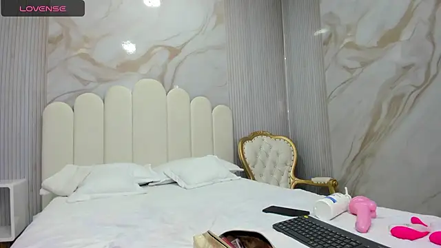 Snapshot of Carohorny4u chatting on 03-07-25, 12:23 Carohorny4u online show from 03-07-25, 12:23