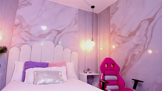 Snapshot of Carohorny4u chatting on 10-04-25, 12:14 Carohorny4u online show from 10-04-25, 12:14