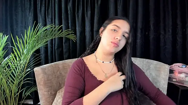 Snapshot of paulette_dupont chatting on 03-01-25, 01:00 paulette dupont online show from 03-01-25, 01:00