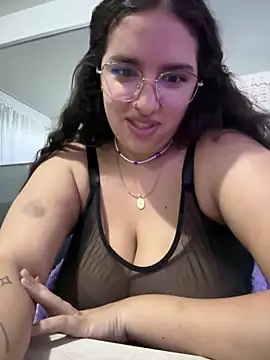 Snapshot of paulette_dupont chatting on 03-06-25, 07:47 paulette dupont online show from 03-06-25, 07:47