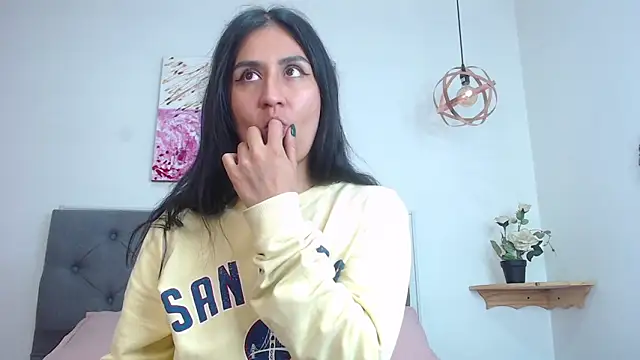 mia aira online show from 02-11-25, 11:33