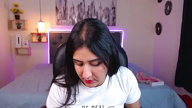 mia aira online show from 02-17-25, 08:15