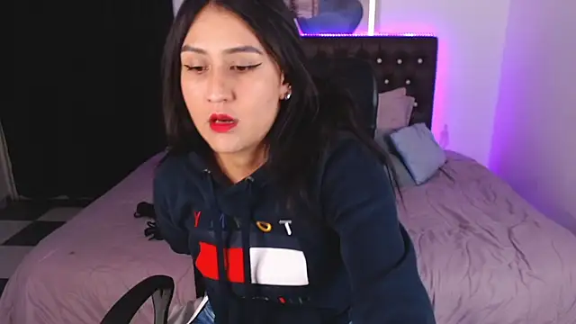 mia aira online show from 03-11-25, 08:09