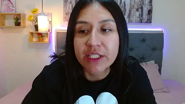 mia aira online show from 09-12-25, 03:12