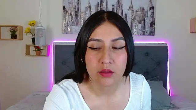 mia aira online show from 09-26-25, 02:54