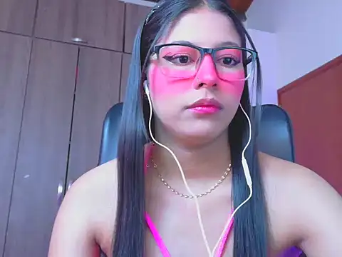 Snapshot of _ALLYSON18_ chatting on 06-18-26, 11:36 ALLYSON18 online show from 06-18-26, 11:36