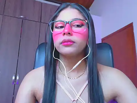 Snapshot of _ALLYSON18_ chatting on 06-20-26, 11:46 ALLYSON18 online show from 06-20-26, 11:46