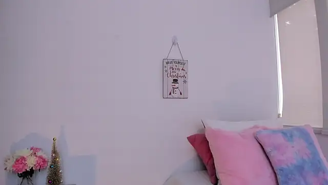 Snapshot of Brisa_blue chatting on 12-27-24, 04:10 Brisa blue online show from 12-27-24, 04:10