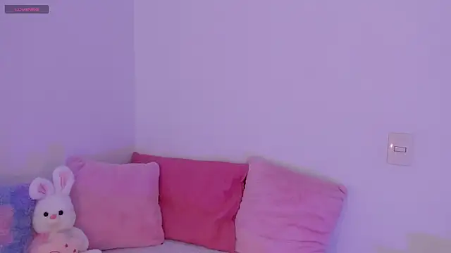 Snapshot of Brisa_blue chatting on 04-28-26, 07:30 Brisa blue online show from 04-28-26, 07:30