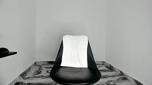 Snapshot of mikee_scooth chatting on 11-19-25, 06:30 mikee scooth online show from 11-19-25, 06:30