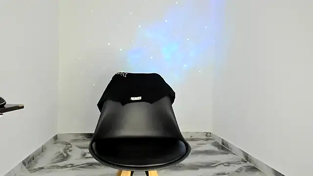 Snapshot of mikee_scooth chatting on 12-20-25, 07:59 mikee scooth online show from 12-20-25, 07:59