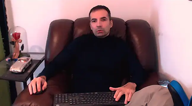 Snapshot of Leo_1617 chatting on 12-16-24, 10:50 Leo 1617 online show from 12-16-24, 10:50