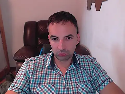 Snapshot of Leo_1617 chatting on 09-09-25, 01:54 Leo 1617 online show from 09-09-25, 01:54