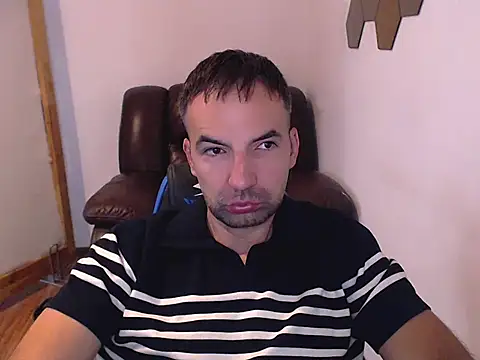 Snapshot of Leo_1617 chatting on 09-14-25, 05:06 Leo 1617 online show from 09-14-25, 05:06