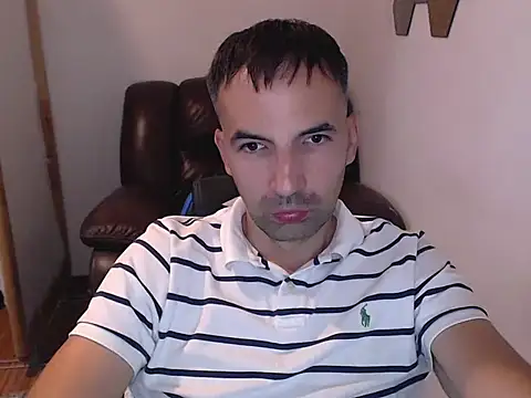 Snapshot of Leo_1617 chatting on 09-23-25, 03:48 Leo 1617 online show from 09-23-25, 03:48