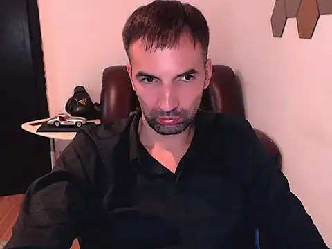 Snapshot of Leo_1617 chatting on 10-17-25, 06:21 Leo 1617 online show from 10-17-25, 06:21