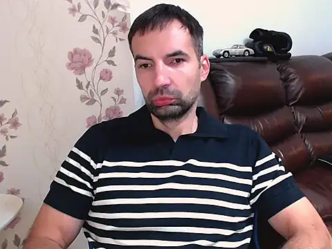 Snapshot of Leo_1617 chatting on 10-31-25, 08:59 Leo 1617 online show from 10-31-25, 08:59