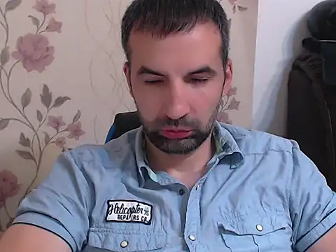 Snapshot of Leo_1617 chatting on 07-12-26, 07:49 Leo 1617 online show from 07-12-26, 07:49