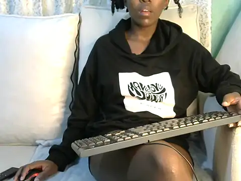 Caryyyl online show from 11-08-25, 02:06