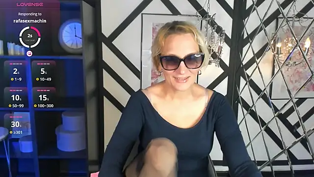 Queen Anna  online show from 08-07-26, 05:31