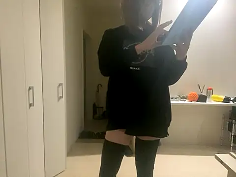 mel  mel online show from 10-15-25, 05:24