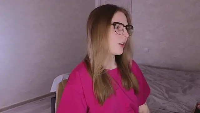 HalieCross online show from 10-20-25, 03:40