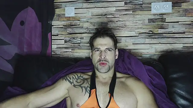 Snapshot of XxBigboybandxX chatting on 12-27-24, 08:35 XxBigboybandxX online show from 12-27-24, 08:35