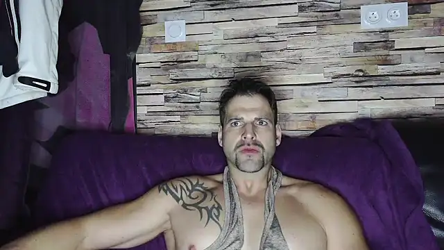 Snapshot of XxBigboybandxX chatting on 01-18-25, 09:13 XxBigboybandxX online show from 01-18-25, 09:13