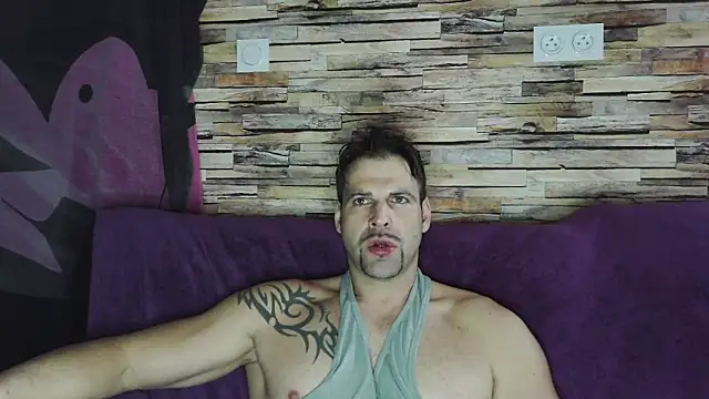 Snapshot of XxBigboybandxX chatting on 01-25-25, 03:09 XxBigboybandxX online show from 01-25-25, 03:09