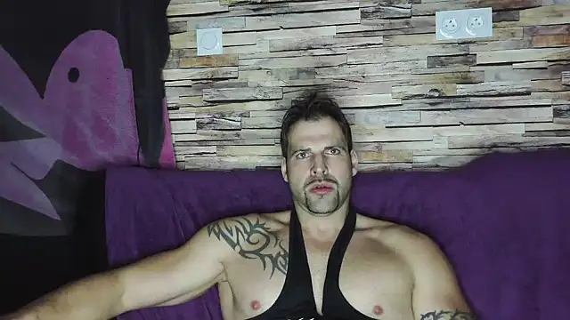 Snapshot of XxBigboybandxX chatting on 01-27-25, 07:13 XxBigboybandxX online show from 01-27-25, 07:13