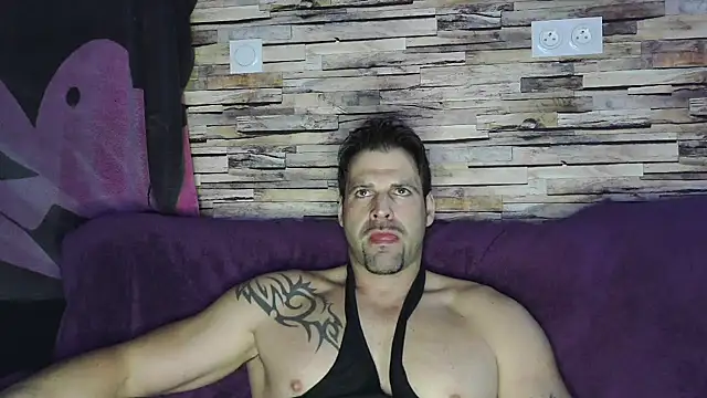 Snapshot of XxBigboybandxX chatting on 02-09-25, 03:34 XxBigboybandxX online show from 02-09-25, 03:34