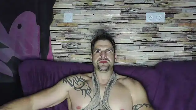 Snapshot of XxBigboybandxX chatting on 02-28-25, 07:25 XxBigboybandxX online show from 02-28-25, 07:25