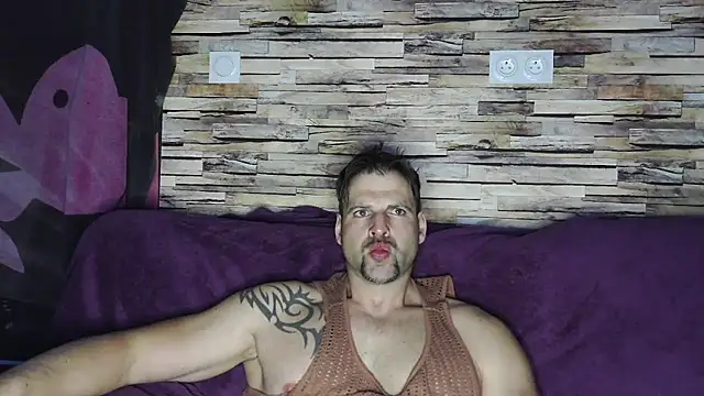 Snapshot of XxBigboybandxX chatting on 03-13-25, 07:17 XxBigboybandxX online show from 03-13-25, 07:17